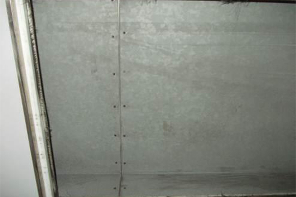 風(fēng)管開(kāi)口處清洗后