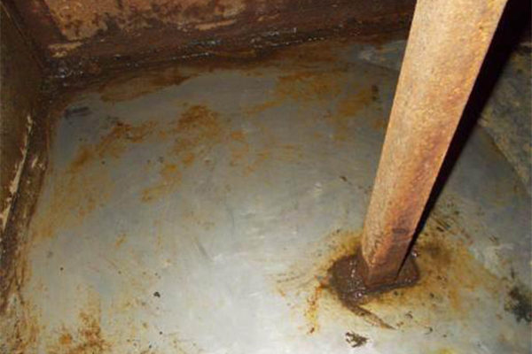 風(fēng)柜內(nèi)部積水清理后